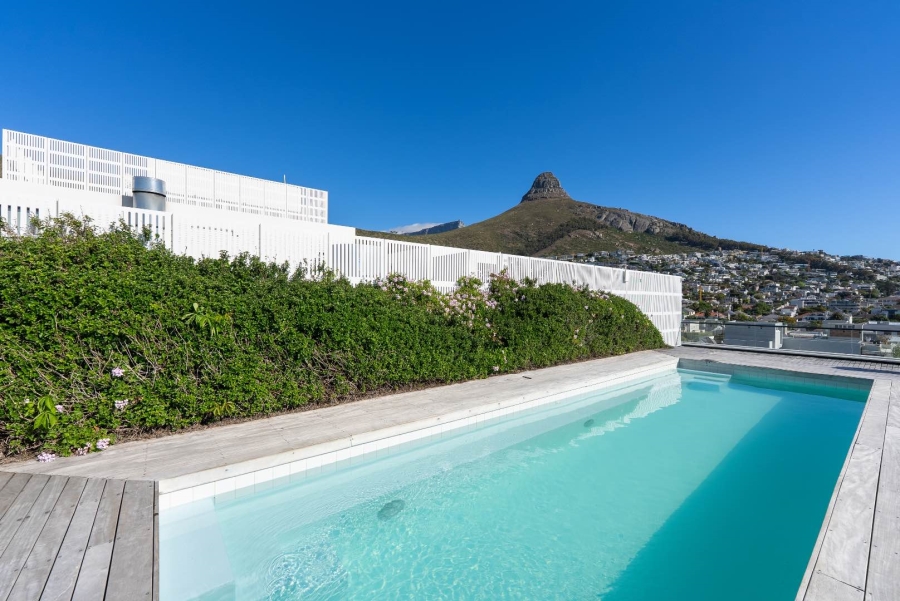 2 Bedroom Property for Sale in Sea Point Western Cape